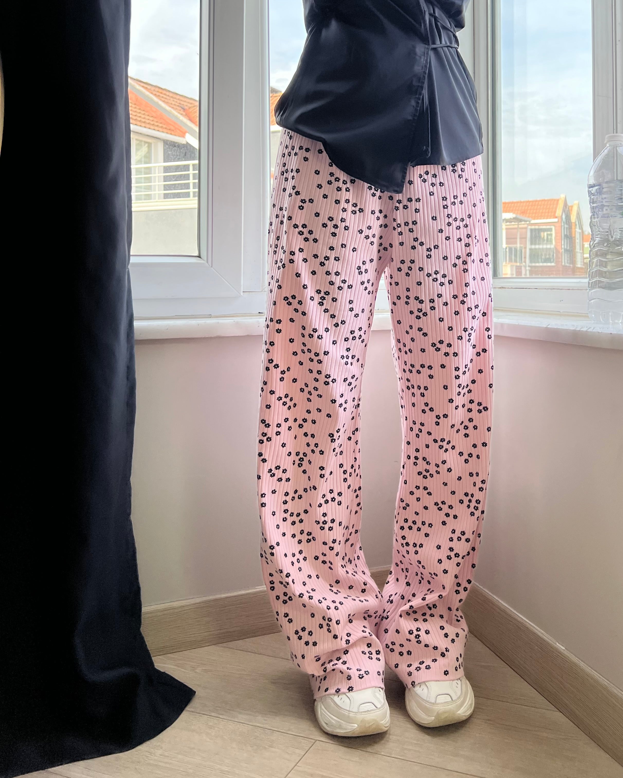 Pijtolon Pudra(siyah çiçekli)