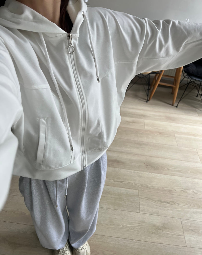 Beyaz Kapüşonlu Ceket