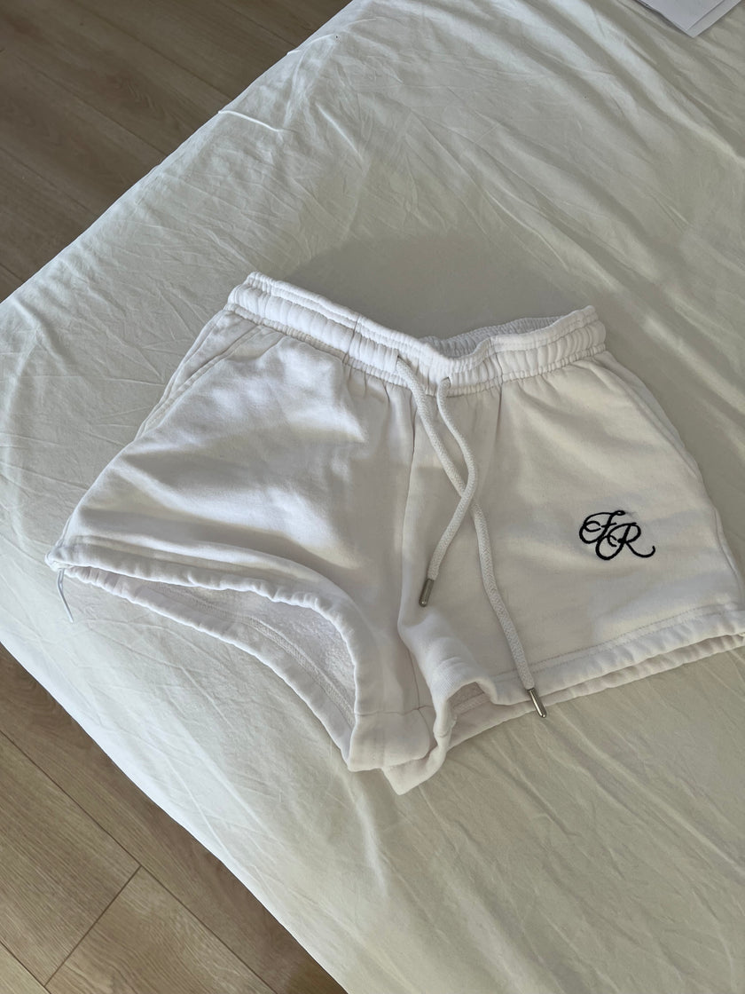 Çiğ beyaz mini Şort
