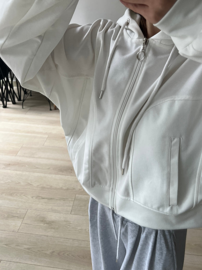 Beyaz Kapüşonlu Ceket