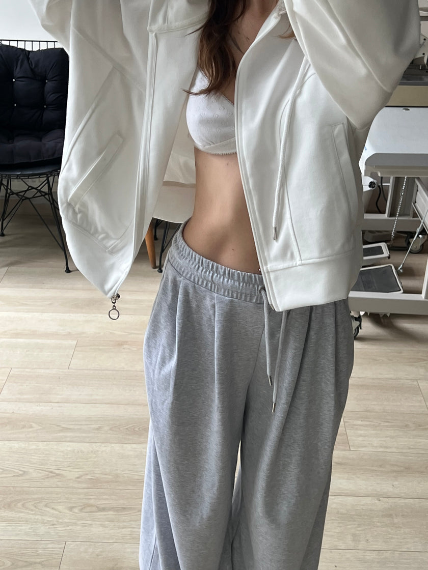 Beyaz Kapüşonlu Ceket