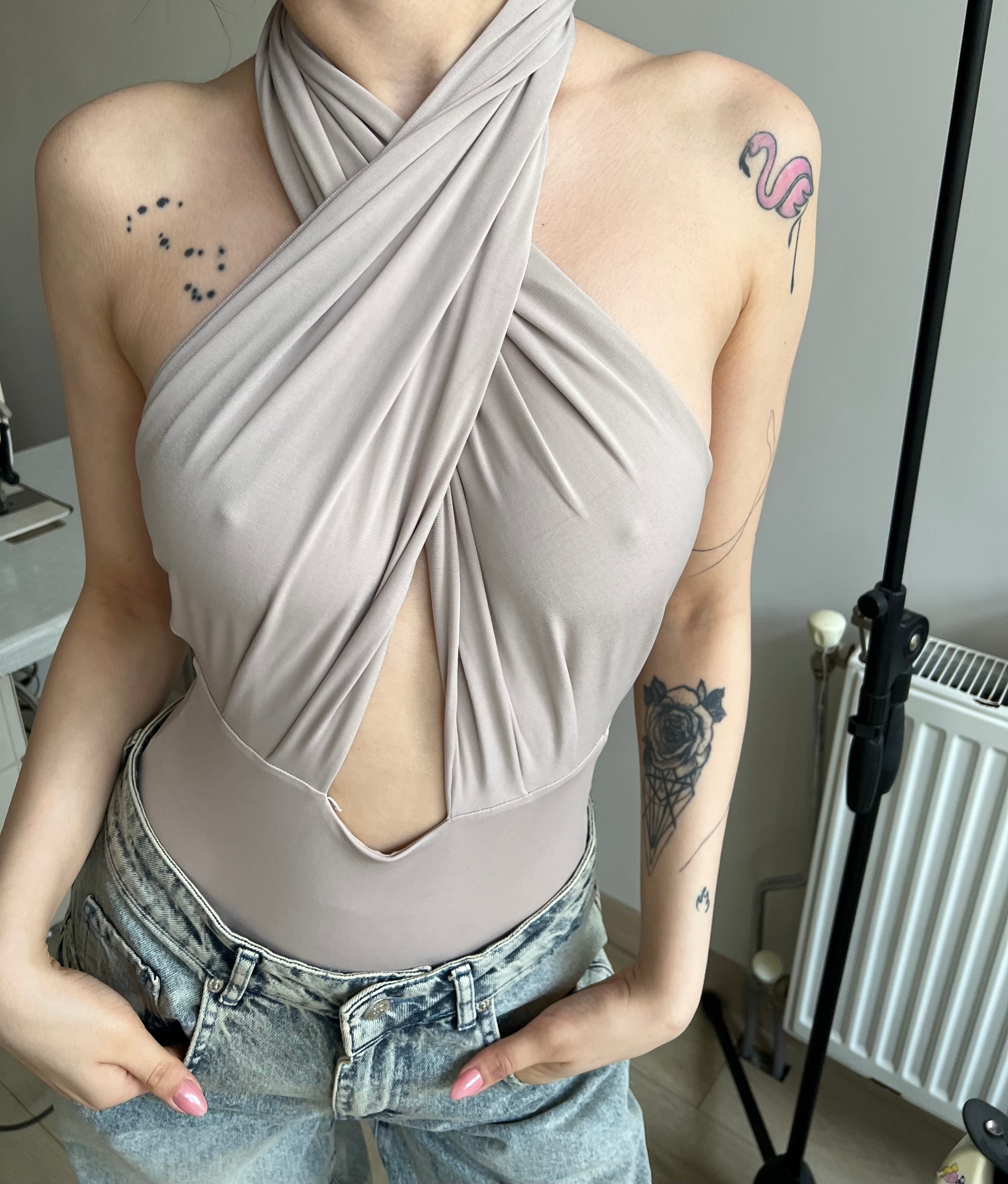 Boyun Bantlı Bodysuit (bej)