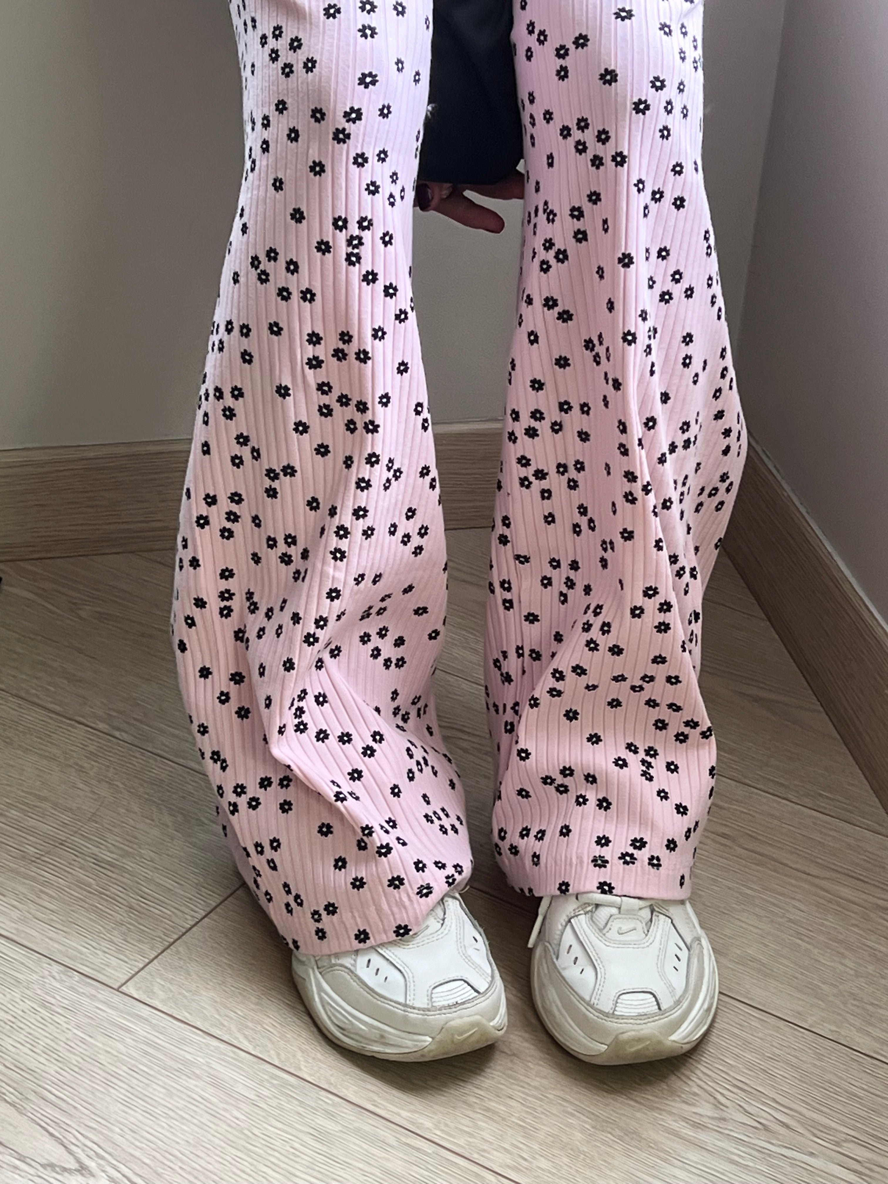 Pijtolon Pudra(siyah çiçekli)