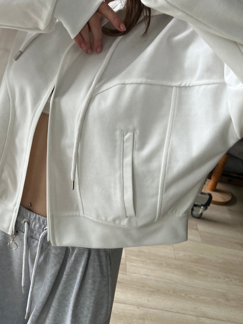 Beyaz Kapüşonlu Ceket