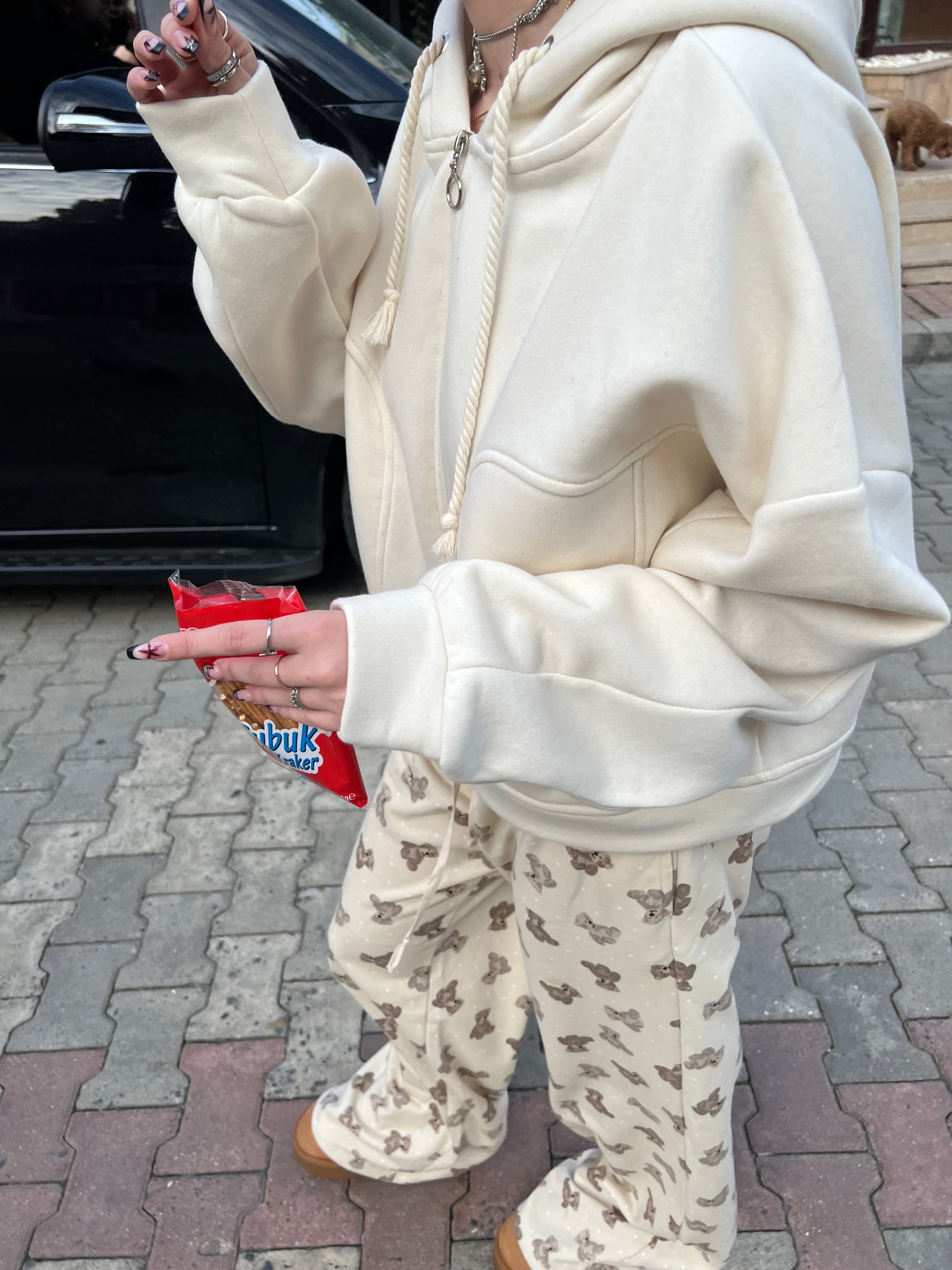 Krem Şardonlu Hoodie