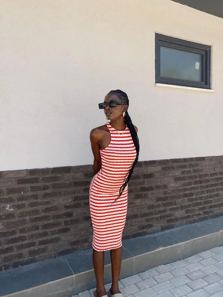 Sırtı Çapraz Çizgili Elbise