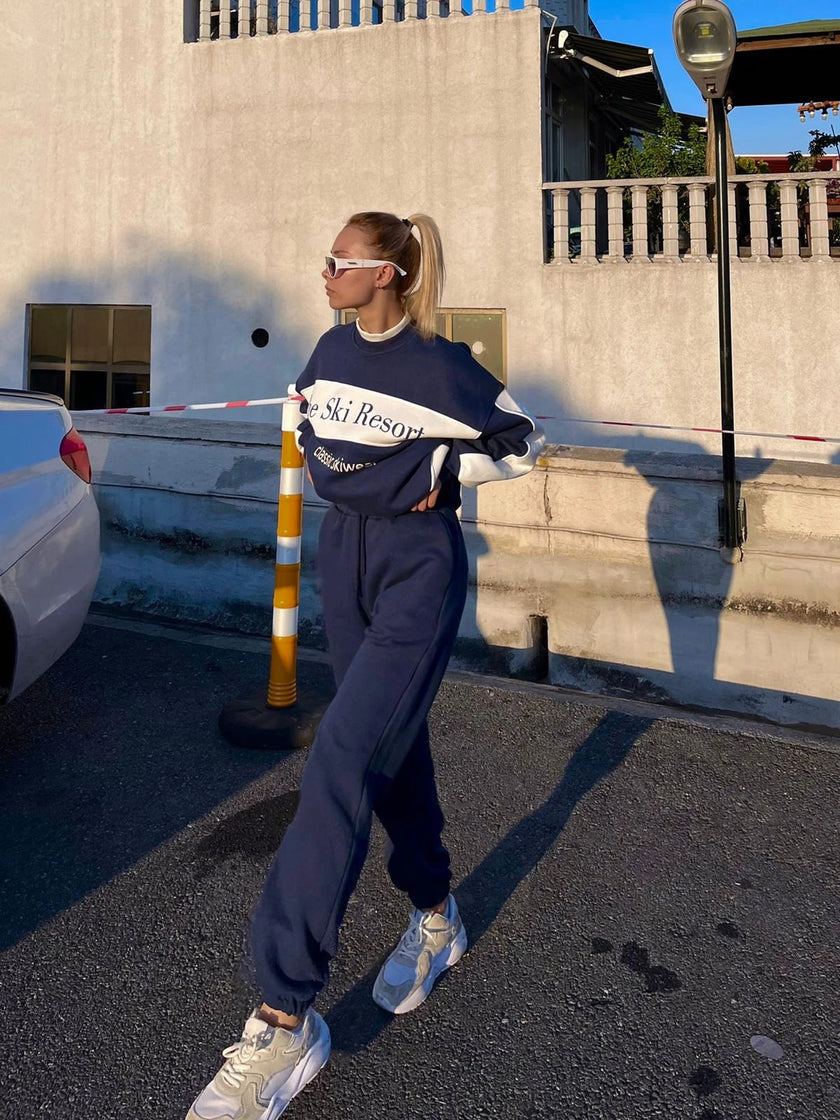 Dik Yaka Lacivert Takım